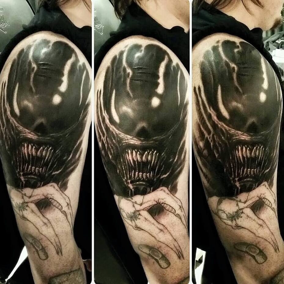 Alien with Claw Cover-Up